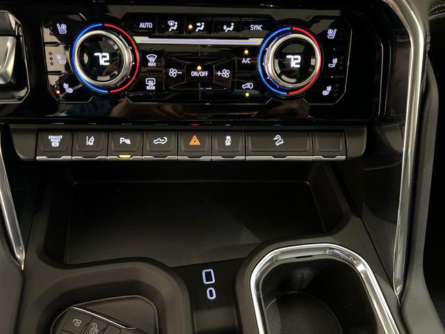 2025 GMC Sierra 3500HD 4WD Crew Cab Standard Bed Denali