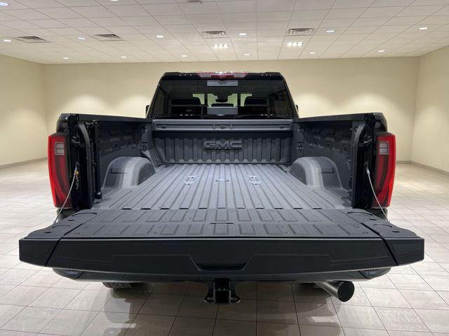 2025 GMC Sierra 3500HD 4WD Crew Cab Standard Bed Denali