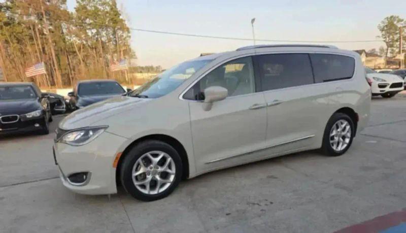 2020 Chrysler Pacifica Touring L Plus