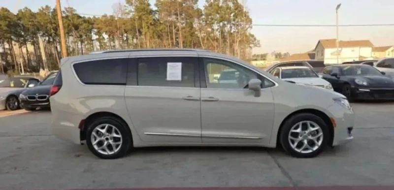 2020 Chrysler Pacifica Touring L Plus