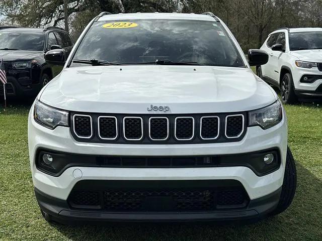 2023 Jeep Compass Latitude Lux FWD
