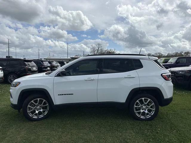2023 Jeep Compass Latitude Lux FWD