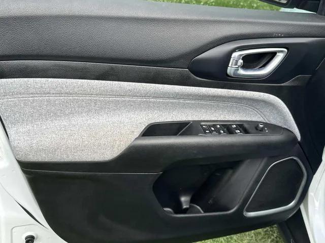 2023 Jeep Compass Latitude Lux FWD