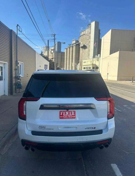 2023 GMC Yukon XL 4WD AT4