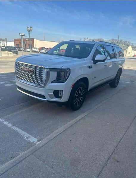 2023 GMC Yukon XL 4WD AT4