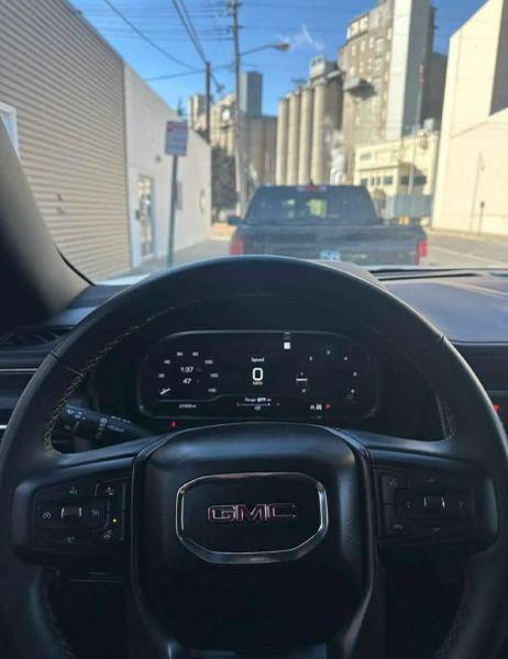 2023 GMC Yukon XL 4WD AT4