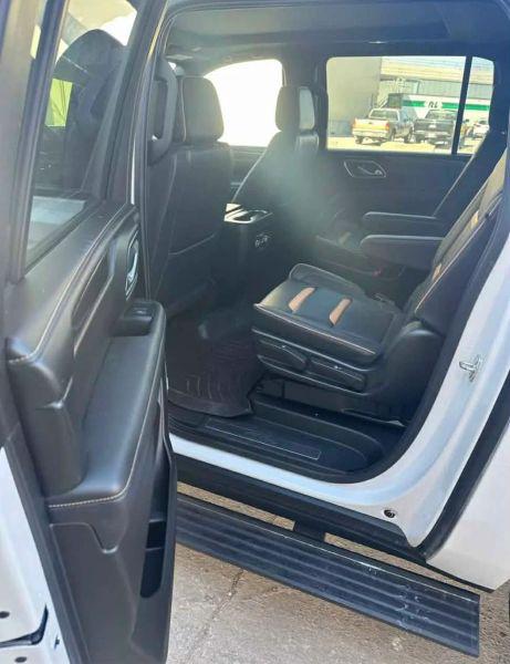 2023 GMC Yukon XL 4WD AT4