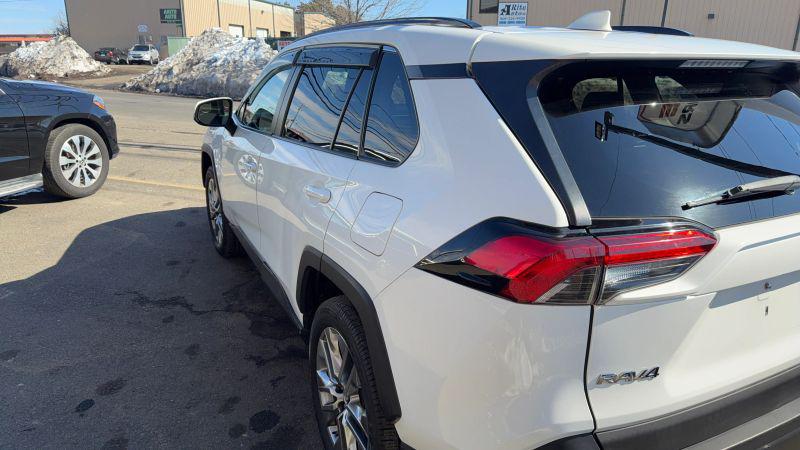 2019 Toyota RAV4 XLE Premium