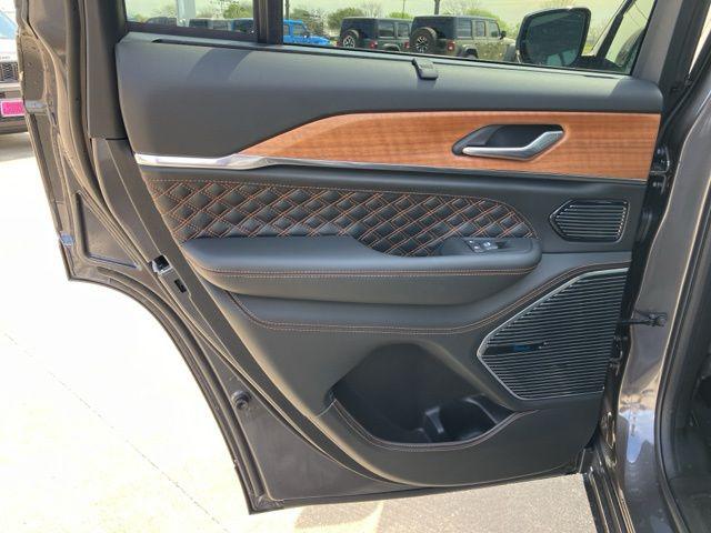 2026 Jeep Grand Cherokee Summit 4x4