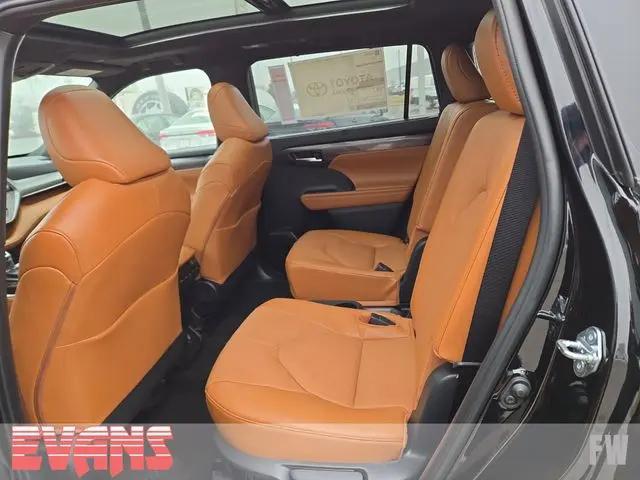 2026 Toyota Highlander Hybrid Platinum