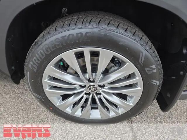 2026 Toyota Highlander Hybrid Platinum