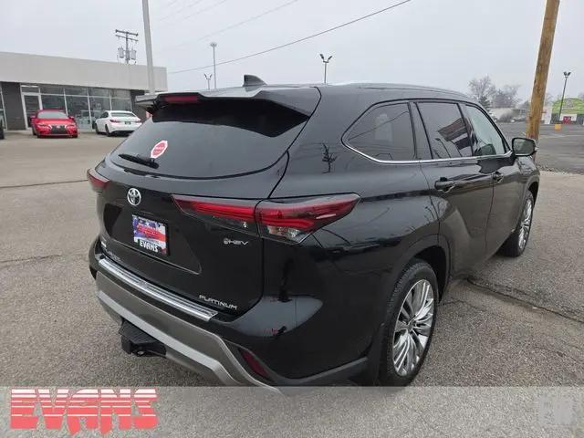 2026 Toyota Highlander Hybrid Platinum
