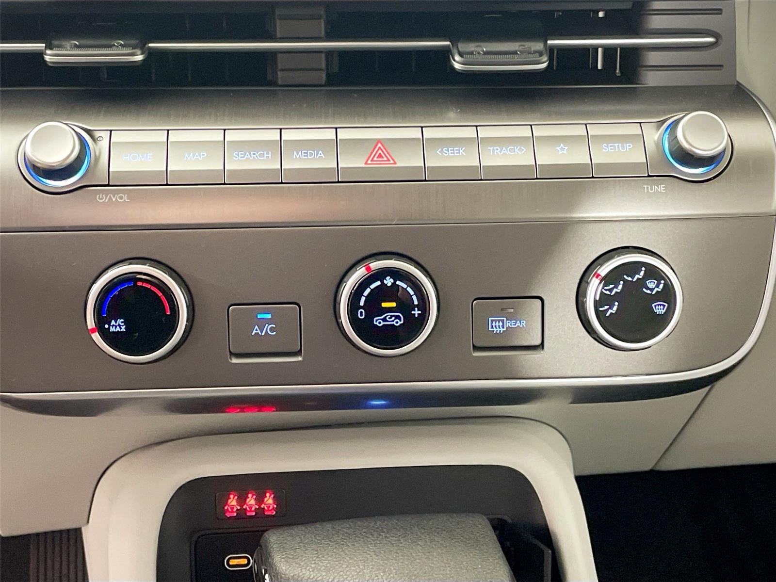 2026 Hyundai Kona SE - Photo 9