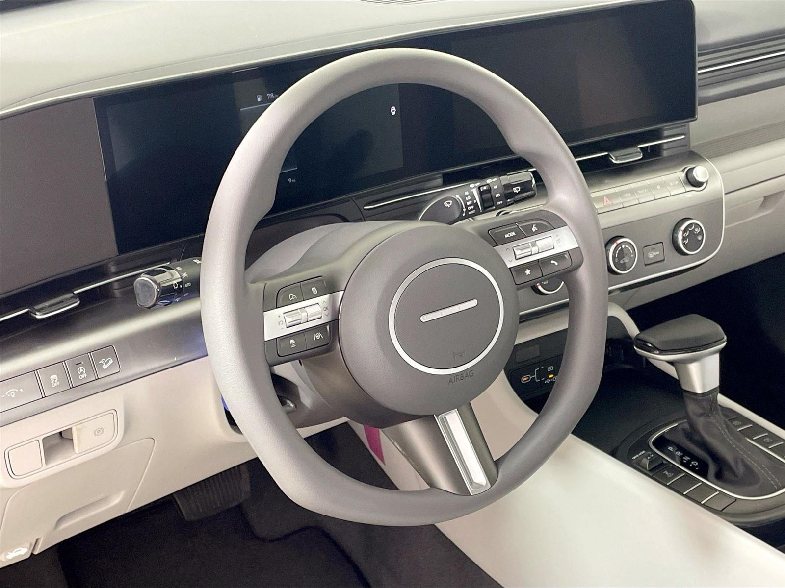 2026 Hyundai Kona SE - Photo 17