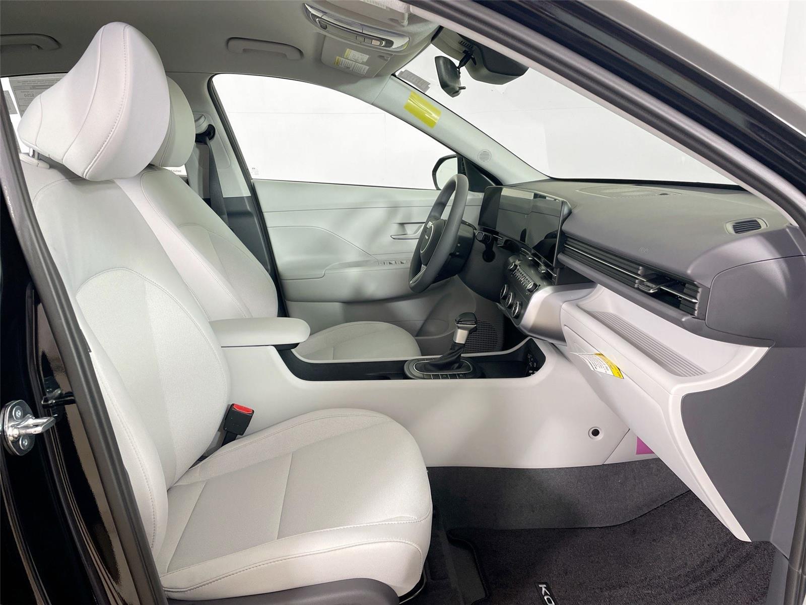 2026 Hyundai Kona SE - Photo 25