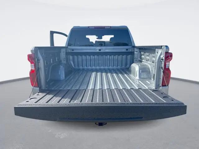 2026 Chevrolet Silverado 1500 4WD Crew Cab Short Bed Custom