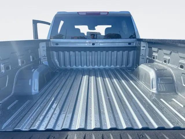 2026 Chevrolet Silverado 1500 4WD Crew Cab Short Bed Custom