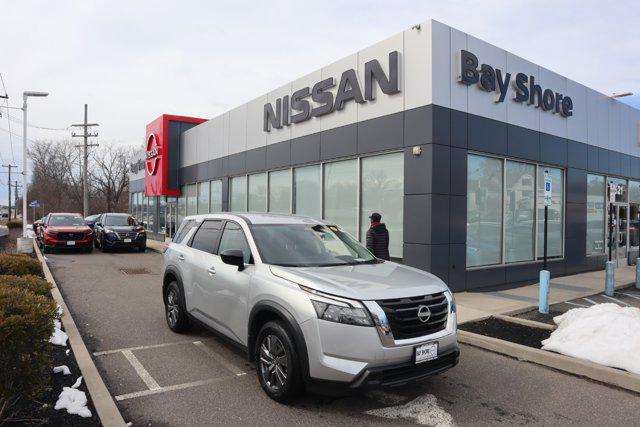 2024 Nissan Pathfinder S 4WD