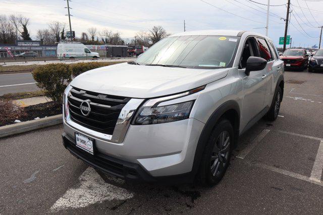 2024 Nissan Pathfinder S 4WD