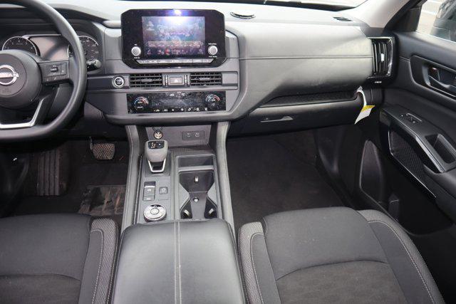 2024 Nissan Pathfinder S 4WD