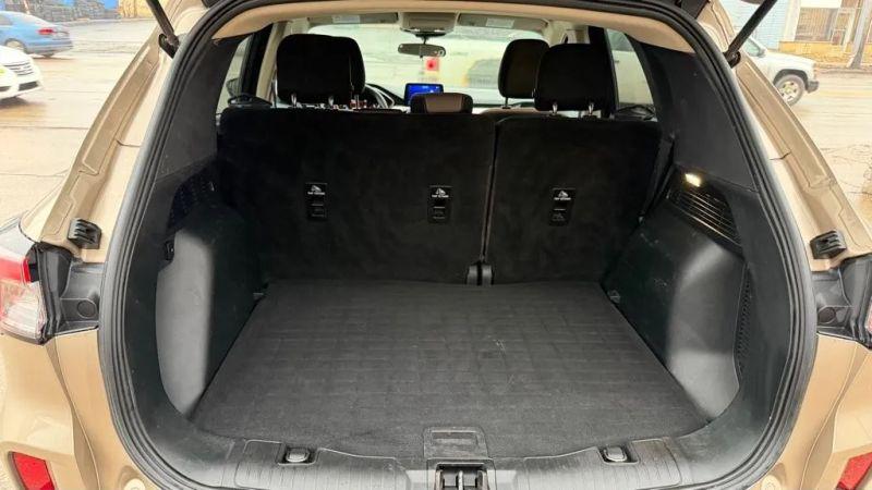 2020 Ford Escape SE