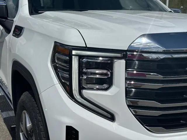 2026 GMC Sierra 1500 Crew Cab, Standard Bed, SLT, 4WD