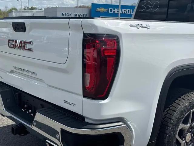 2026 GMC Sierra 1500 Crew Cab, Standard Bed, SLT, 4WD