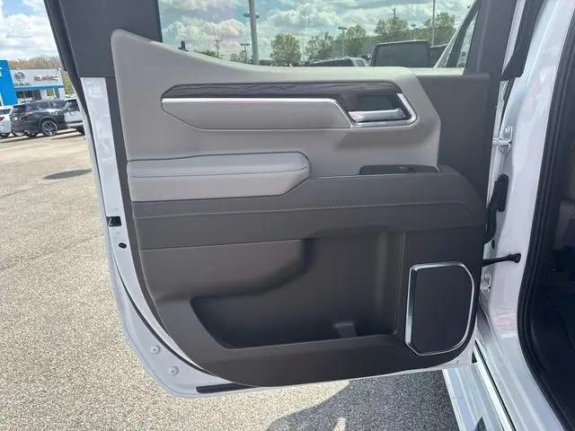 2026 GMC Sierra 1500 Crew Cab, Standard Bed, SLT, 4WD