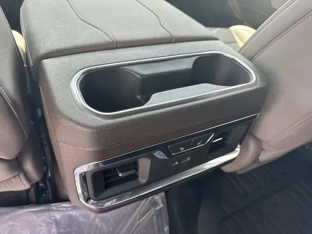 2026 GMC Sierra 1500 Crew Cab, Standard Bed, SLT, 4WD