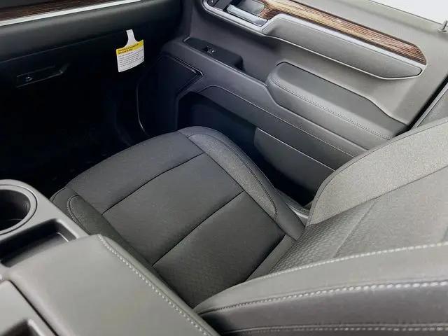 2026 GMC Sierra 1500 Double Cab, Standard Bed, SLE, 4WD