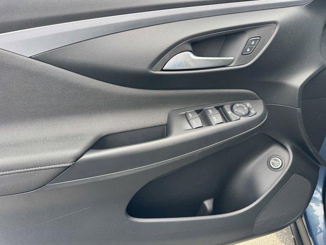 2026 Buick NV Preferred FWD
