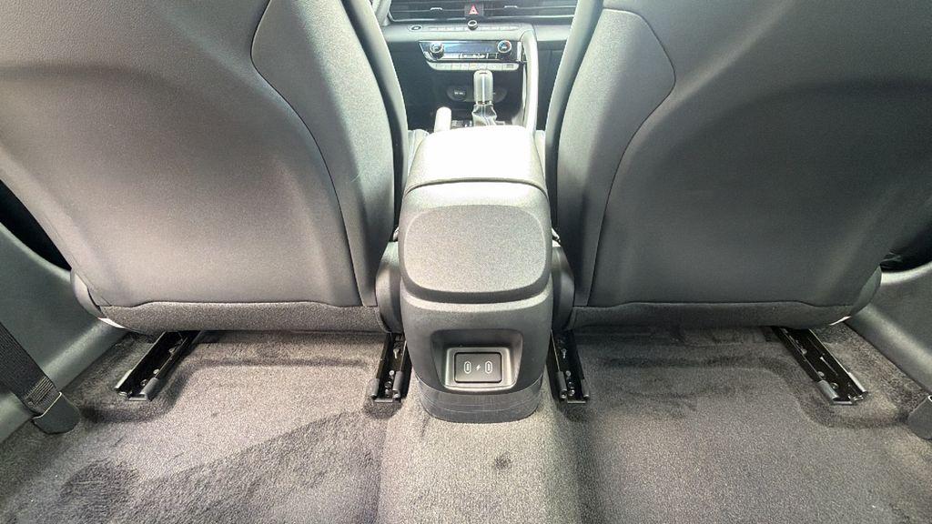 New 2026 White HYUNDAI Sedan image 21
