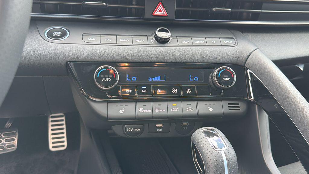 New 2026 White HYUNDAI Sedan image 27