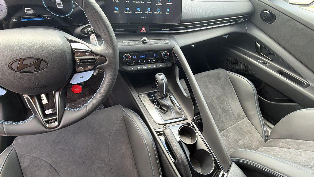 New 2026 White HYUNDAI Sedan image 28