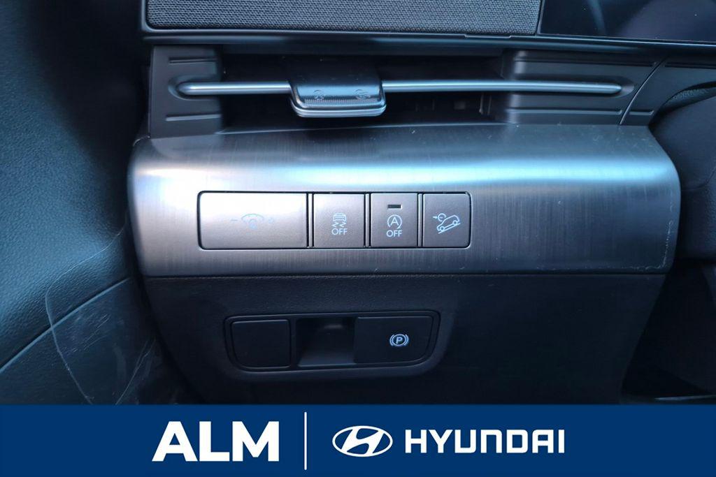 New 2026 Orange Pearl HYUNDAI SE FWD image 31