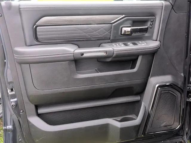 2026 Ram 3500 Limited Crew Cab 4x4 8' Box