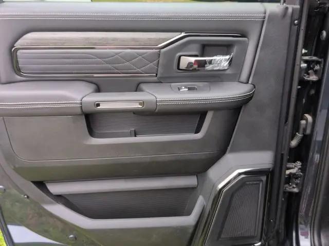 2026 Ram 3500 Limited Crew Cab 4x4 8' Box