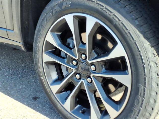 2023 Jeep Grand Cherokee L Overland 4x4 2023 Jeep Grand Cherokee L Overland 4x4