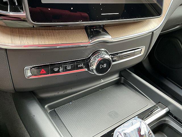 2026 Volvo XC60 Plug-In Hybrid Plus, T8 AWD Electric/Gasoline, Dark