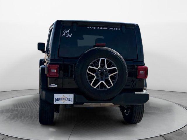 2024 Jeep Wrangler 4-Door Sahara 4x4