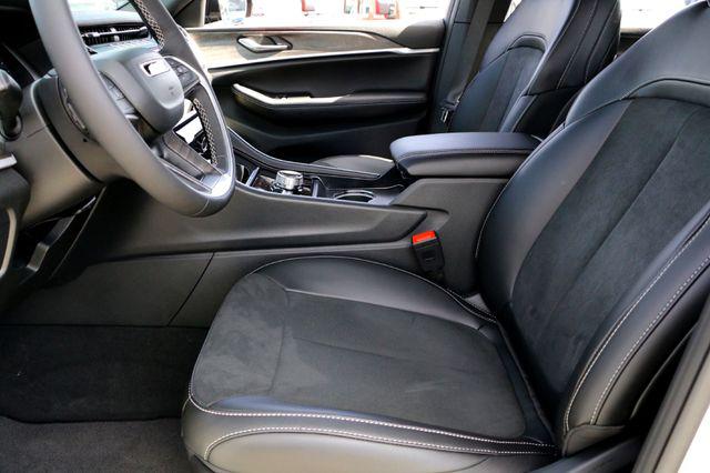2026 Jeep Grand Cherokee L Altitude 4x4