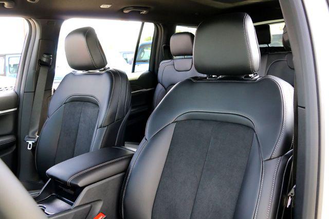 2026 Jeep Grand Cherokee L Altitude 4x4