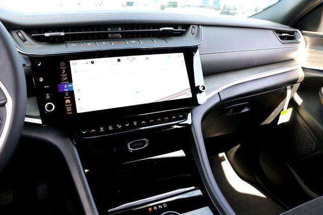 2026 Jeep Grand Cherokee L Altitude 4x4