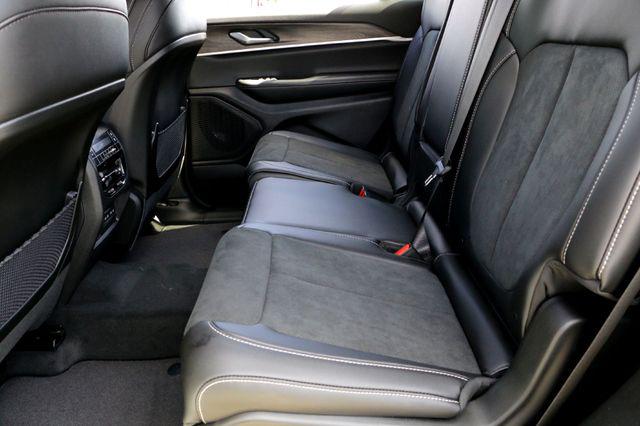 2026 Jeep Grand Cherokee L Altitude 4x4
