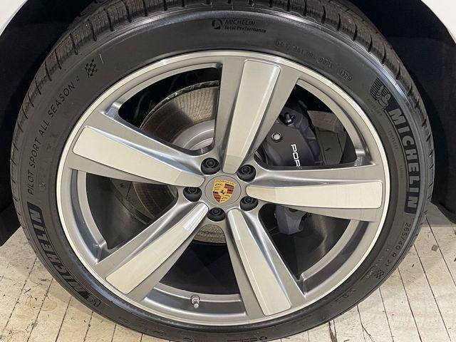 2026 Porsche Macan Unknown