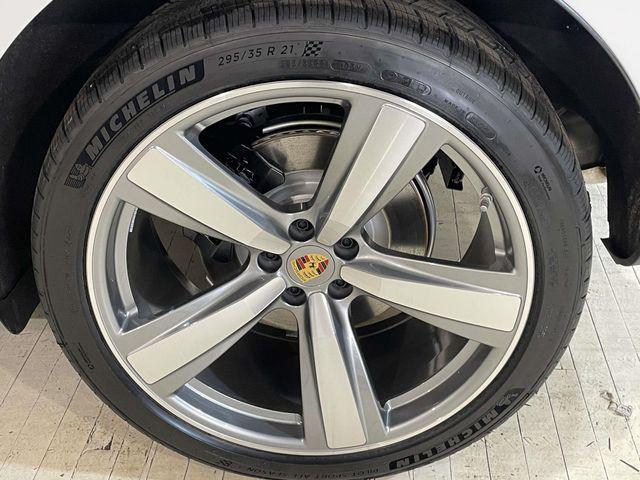 2026 Porsche Macan Unknown