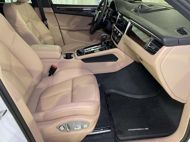 2026 Porsche Macan Unknown