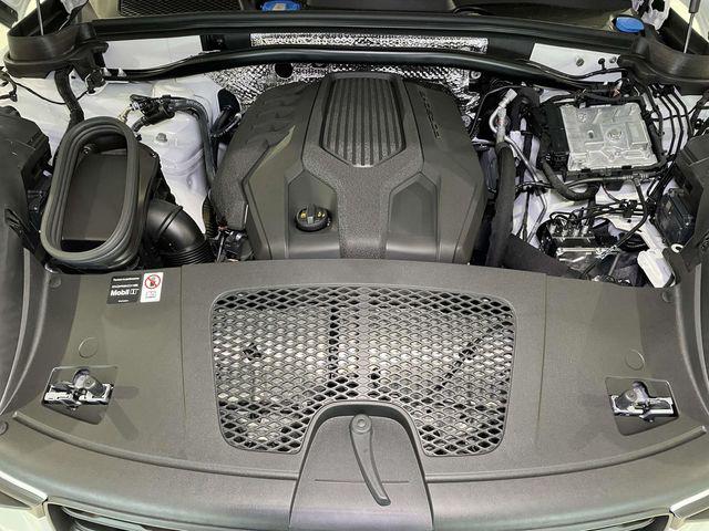2026 Porsche Macan Unknown