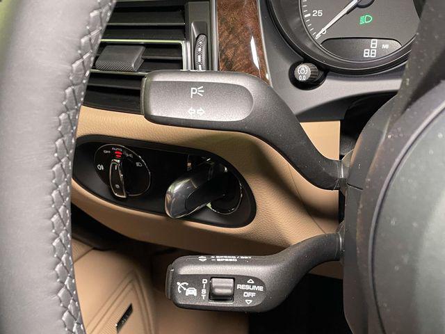 2026 Porsche Macan Unknown