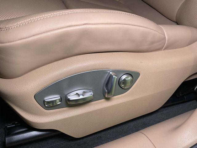 2026 Porsche Macan Unknown
